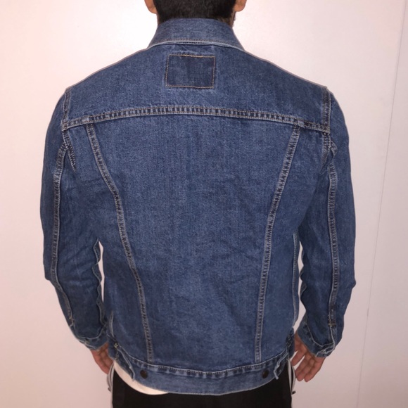 LEVIS - Classic Men’s Vintage Fit Trucker Jacket - Picture 2 of 10